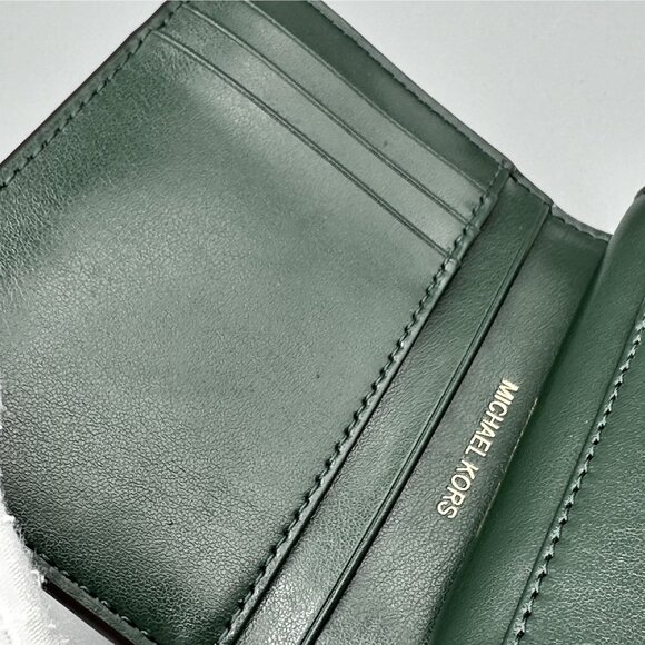 Michael Kors Charm Small Tab Compact Pocket Wallet Bosco Green Leather *READ* - Picture 11 of 16